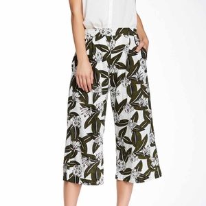 HP Tropical Print Gaucho Pants