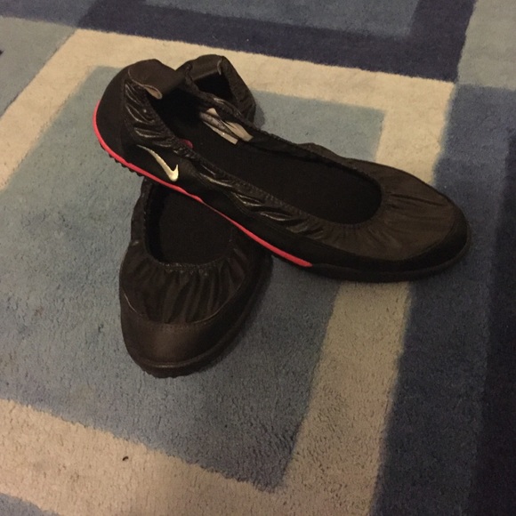 Nike slip on shoes