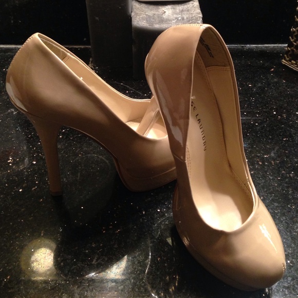 Chinese Laundry nude platform pumps