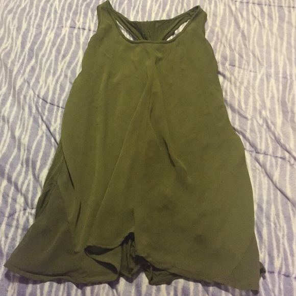 Army green tank - Picture 1 of 2