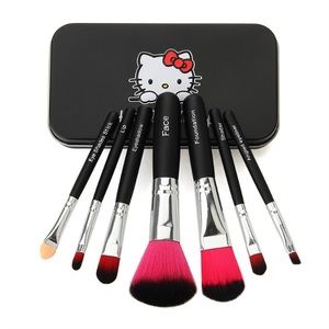 Hello kitty 7pcs brush new in box