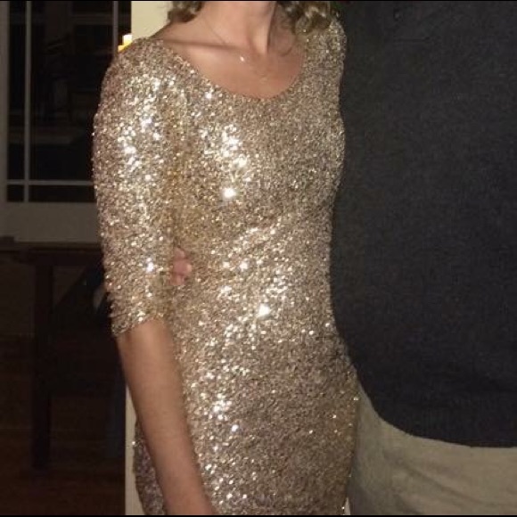 Dresses & Skirts - Gold sequin dress