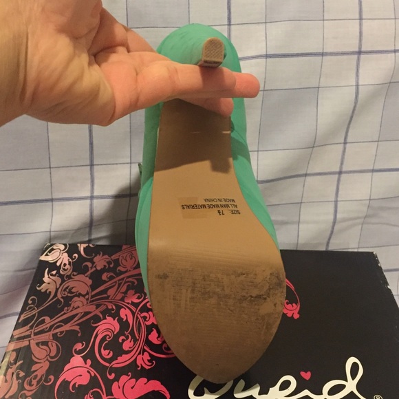 SEA GREEN HEELS - Picture 4 of 4