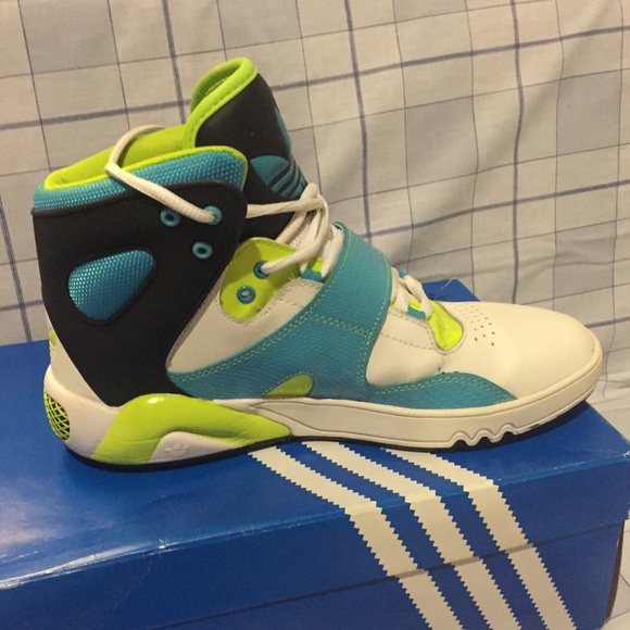 ADIDAS ROUNDHOUSE SNEAKER - Picture 4 of 4
