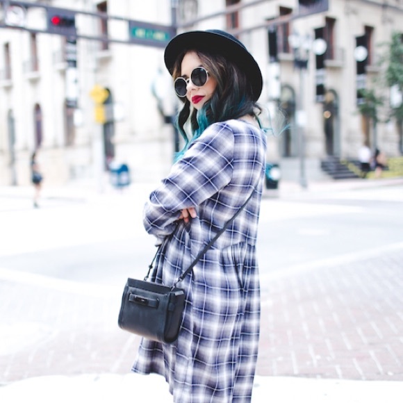 Ruffle-Sleeve Plaid Babydoll Dress - Picture 2 of 4