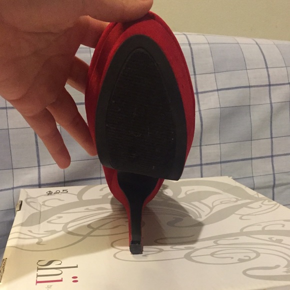 SEXY RED SUEDE SHOE - Picture 4 of 4