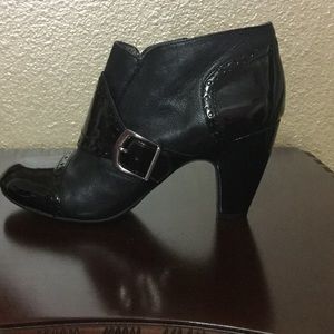 Gianni Bini Black Mid-heel Booties!!!!!