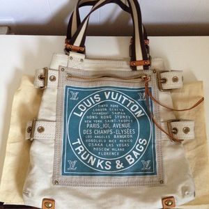 LOUIS VUITTON
Shopping Handbag Cream Tote Bag