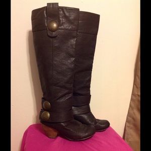 Dark brown boots!