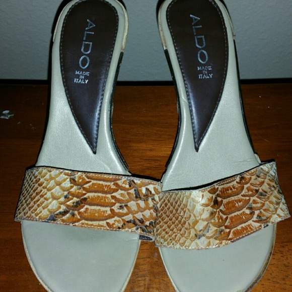 {Make offer} Aldo Wedges