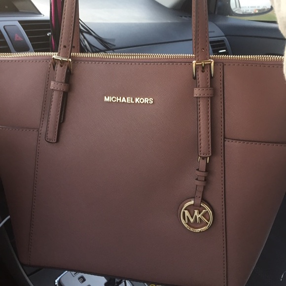Brand new Michael kors purse. Authentic.