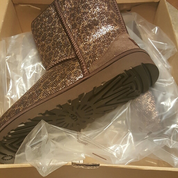 UGG Classic (Authentic) Glitter boots (Sold) - Picture 2 of 4