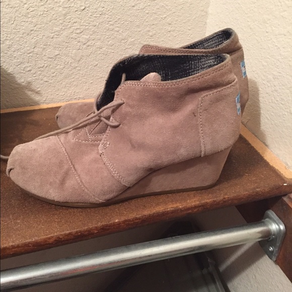 Toms wedges