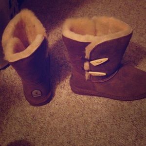 Bear paws size 7 brand new