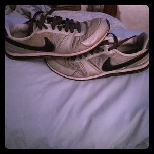 Nike Eclipse Tennis Shoes