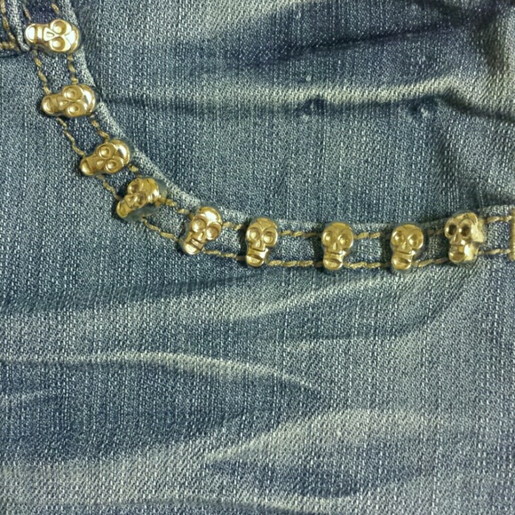 Frayed Skull Shorts - Picture 3 of 4