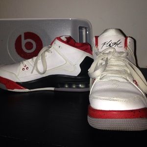 Jordan Flights - size 4