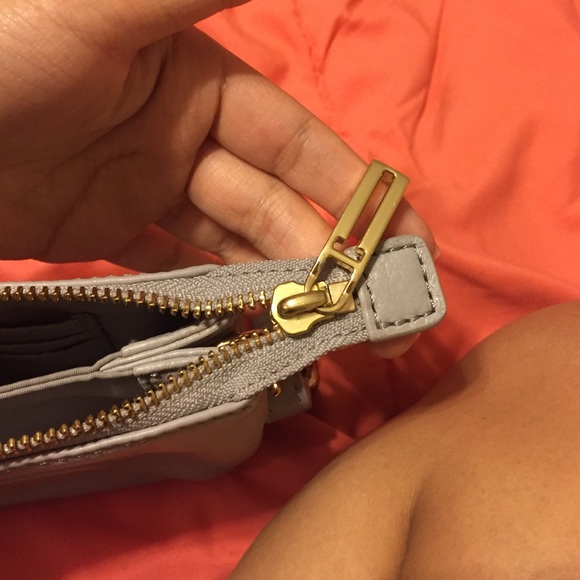 SOLD 🚫🚫🚫 Tory Burch cross body - Picture 2 of 4