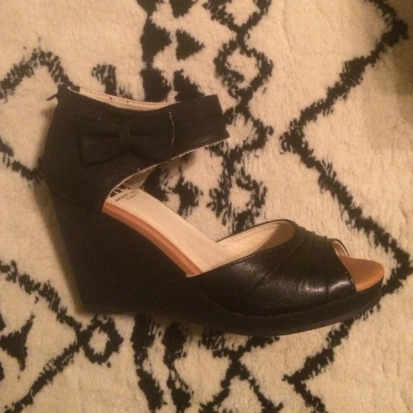 ❌SOLD❌ NWT BC Footwear Grandfather Clock Wedge
