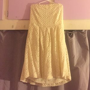 SOLD🔅cream colored strapless floral dress🔅