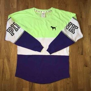 Pink vs crew neck XS