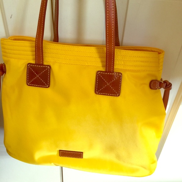 Dooney & Bourke Victoria bag. Color; Lemon - Picture 1 of 3