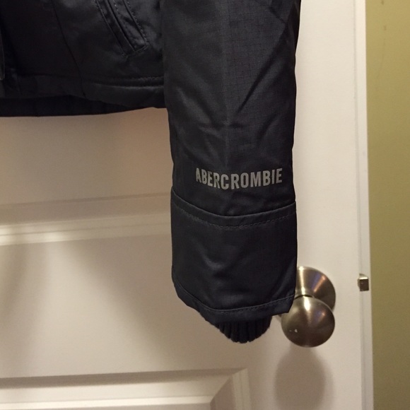 A&F lightweight all season weather warrior coat. - Picture 4 of 4