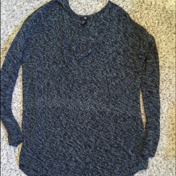 H&M light knitted sweater