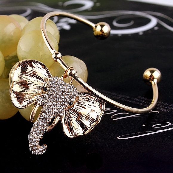 Jewelry - Crystal Elephant Bracelet 🐘