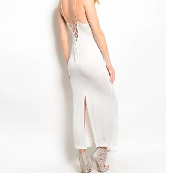 ⚜ White Graphic Maxi Dress ⚜ - Picture 3 of 3