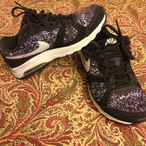 NIKE AIR RUNNING SHOES👟👟👟👟