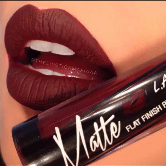 💋LA GIRLS MATTE LIPPIES 💋