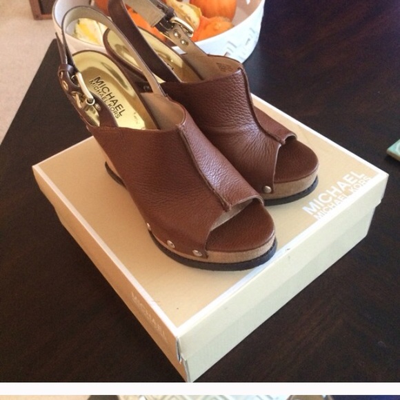 Authentic New Michael Kors Strap Wedge sandals