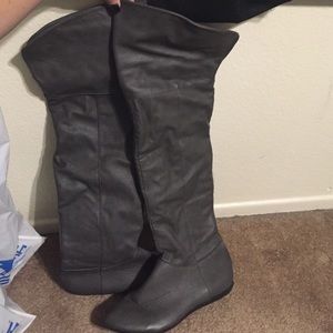 new grey boots !