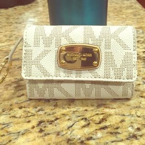 *Brand New* Michael Kors mini wallet with key ring