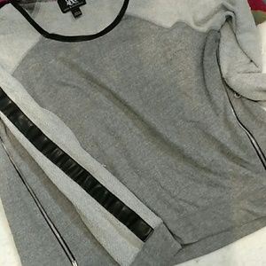 Rock & republic sweat shirt