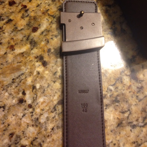 Louis Vuitton Belt - Picture 4 of 4