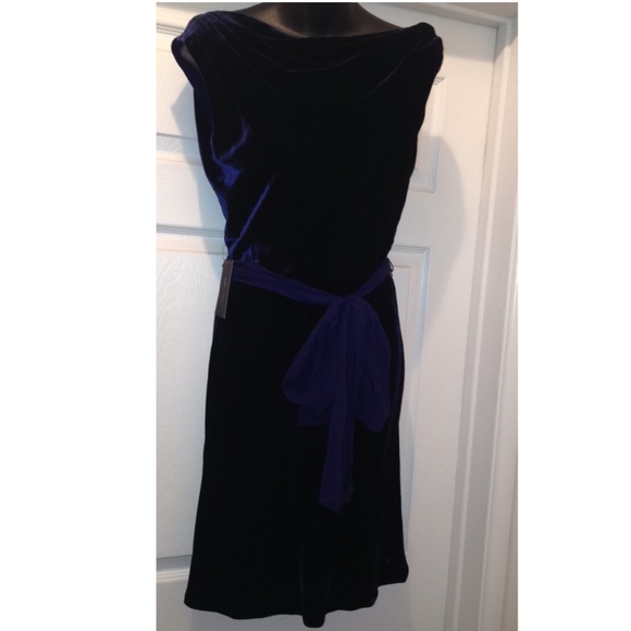 BCBGMaxAzria Dresses & Skirts - Nwt Bcbg Maxazria Navy Blue Velvet dress