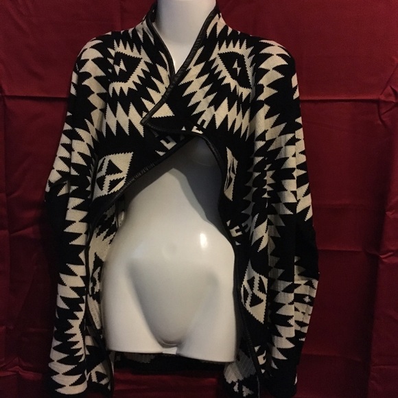 Aztec Sweater - Picture 3 of 3