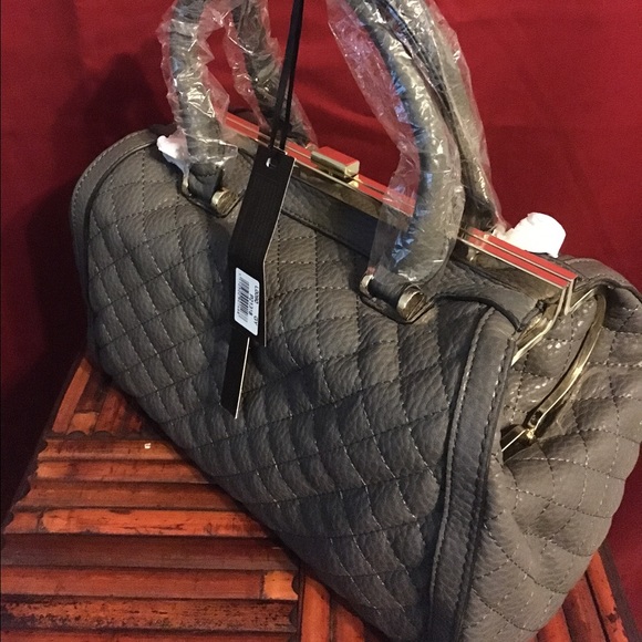New Quilt pattern grey handbag w long strap