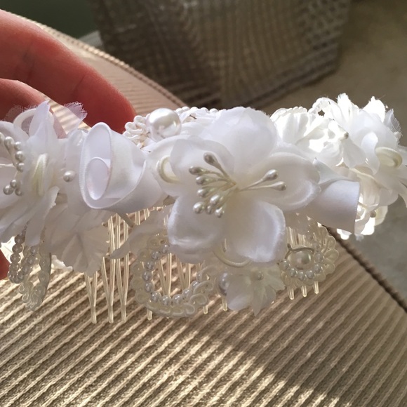 Wedding Tiara Hair Comb White flower and Pearls