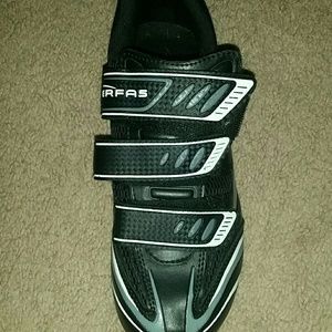 Serfas indoor spin shoes /sneakers