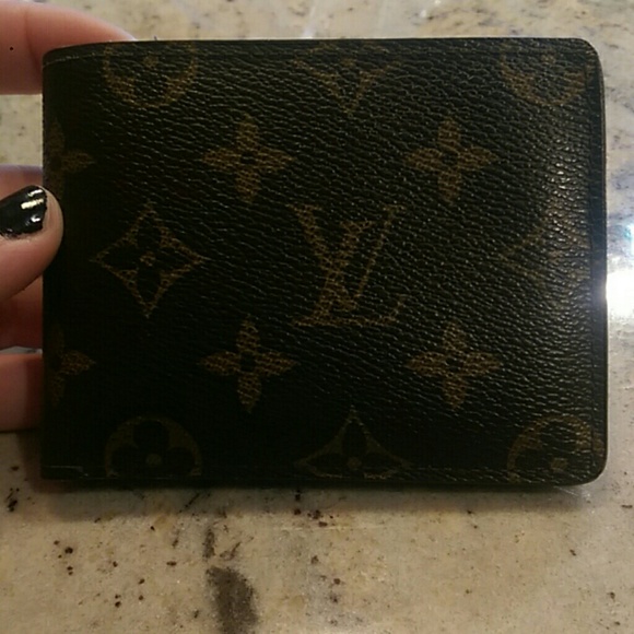 Louis Vuitton Bi-fold wallet
