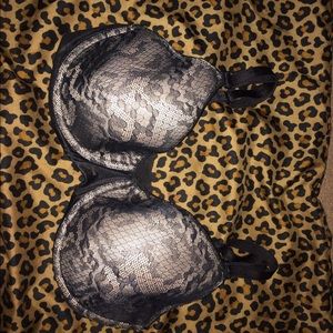 Selling a Chantelle bra