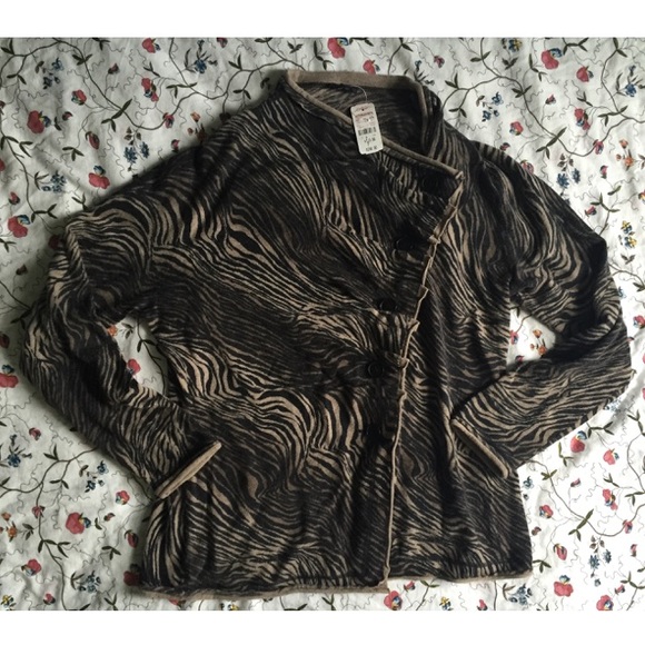 NWT Lafayette 148 New York XL animal print sweater
