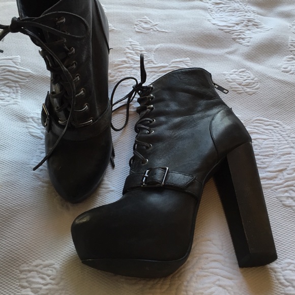 Black Heels !