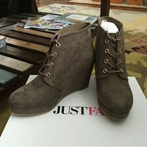BRAND NEW JustFab Booties