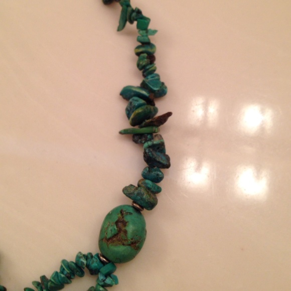 Genuine turquoise and silver southwest necklace - Picture 3 of 4