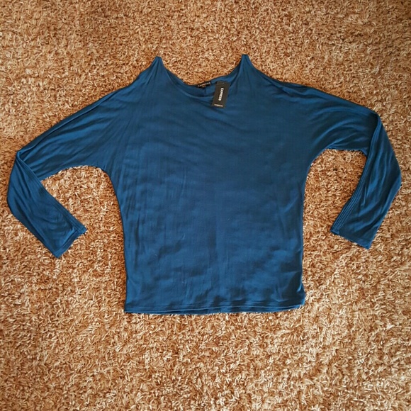 Express long-sleeved open shoulder top size small