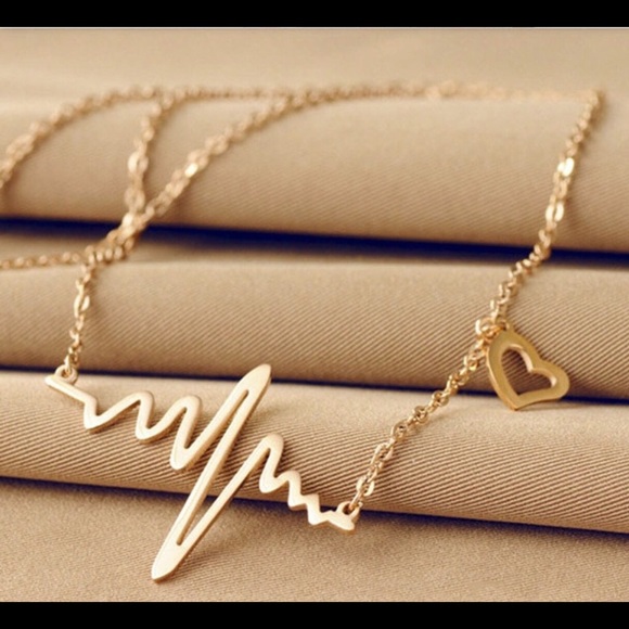 Gold tone fashion necklace